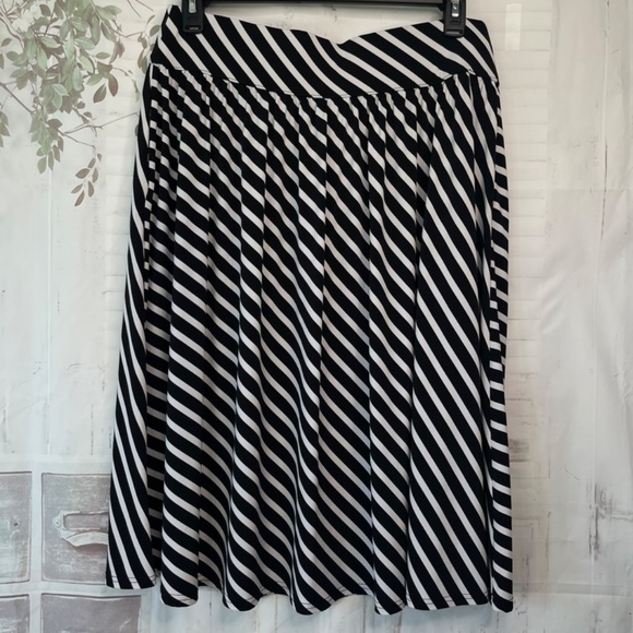 Lane Bryant Womens Black White Strip Elastic Waist Fit & Flare Skirt Sz. 14 16 - Picture 8 of 8